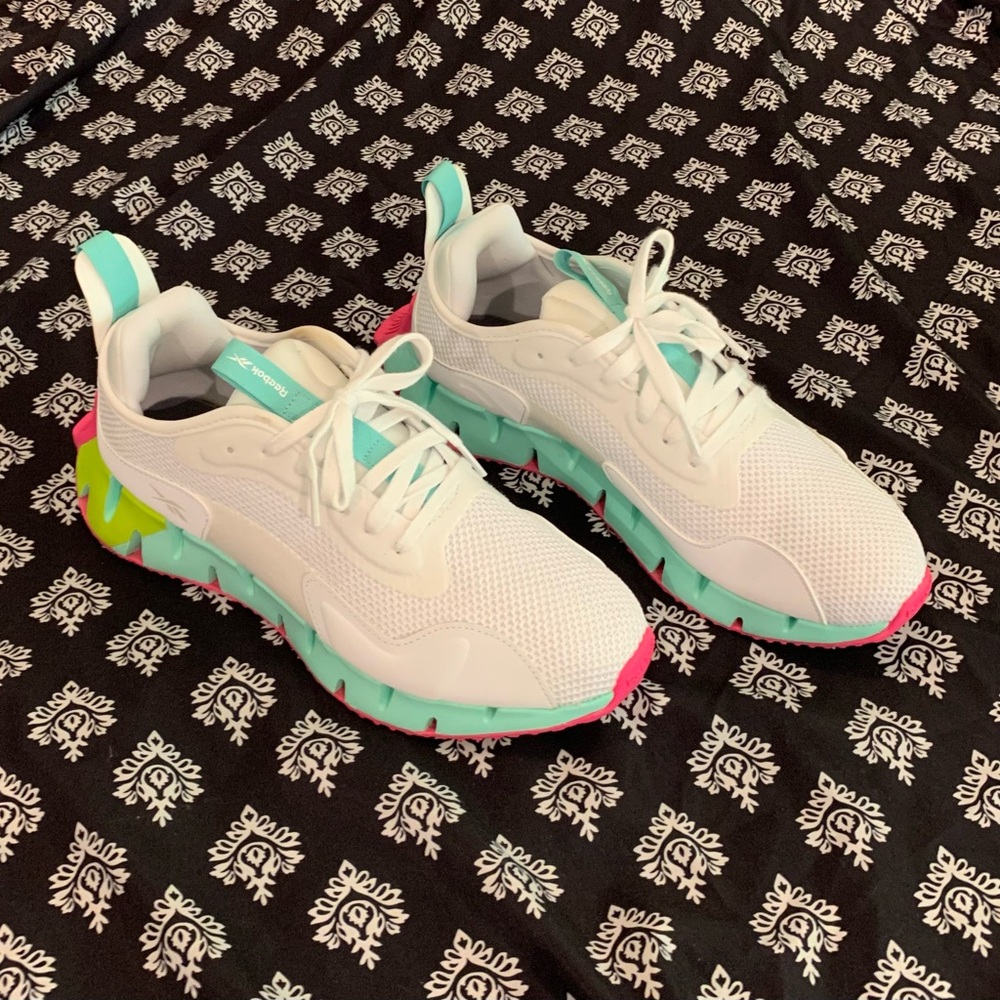 Women’s size 10 Reebok Zig Dynamica. Hard to find!!